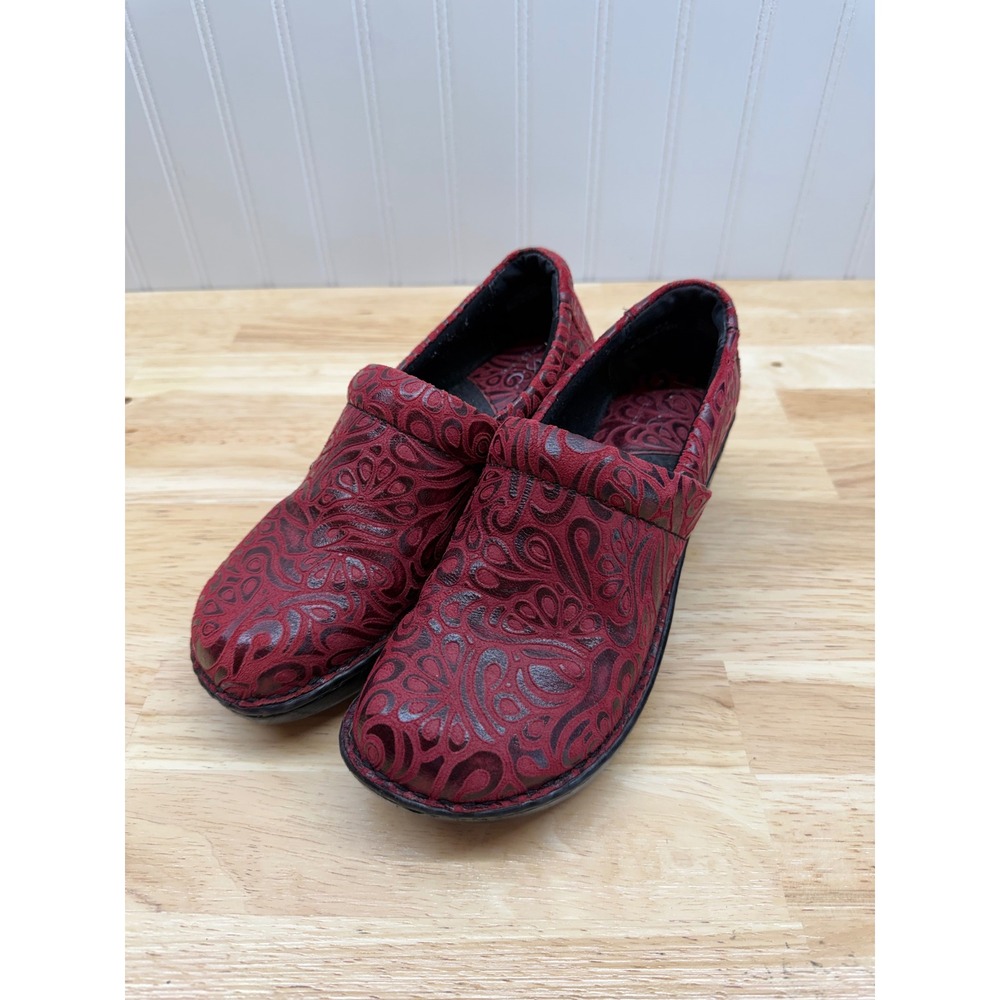 b.o.c. Born Peggy Clogs 7.5 Red Paisley Tooled Leather Slip On Mules Boho Indie